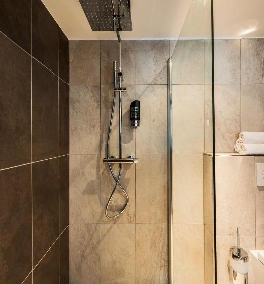 اتاق استاندارد سه نفره, The Alfred