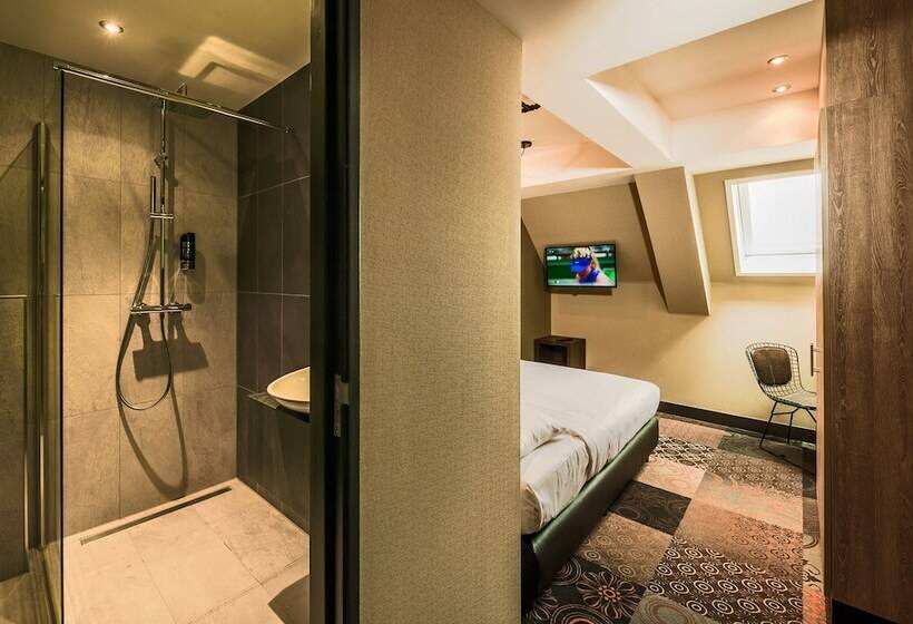 اتاق اکونومی, The Alfred