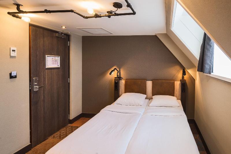 اتاق استاندارد, The Alfred