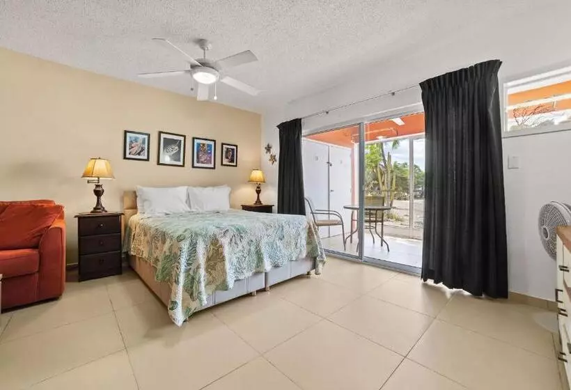 استودیوی استاندارد, Sand Dollar Bonaire