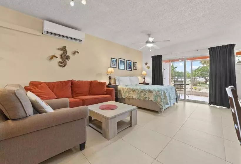 استودیوی استاندارد, Sand Dollar Bonaire