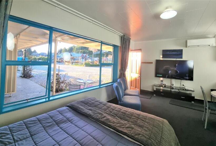 شقة غرفة واحدة, Alpine Motel