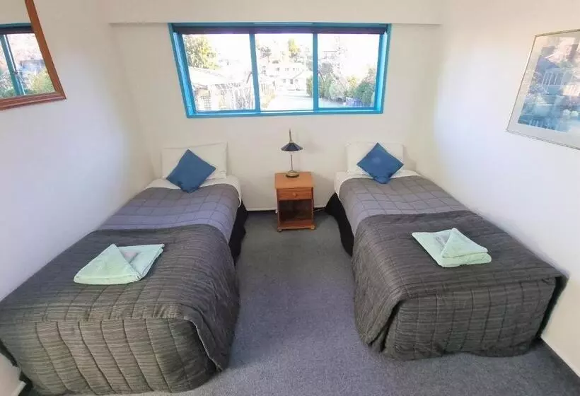 Perhehuoneisto, Alpine Motel