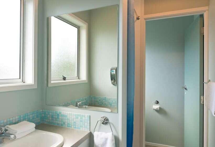 דירת חדר, Averill Court Motel