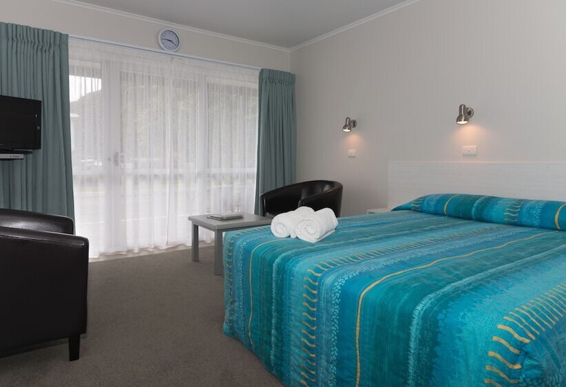 Апартаменты 1 Спальня, Averill Court Motel