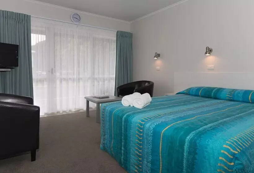 １ベッドルームアパートメント, Averill Court Motel