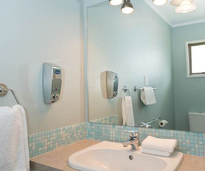 דירת 2 חדרים סופריור, Averill Court Motel