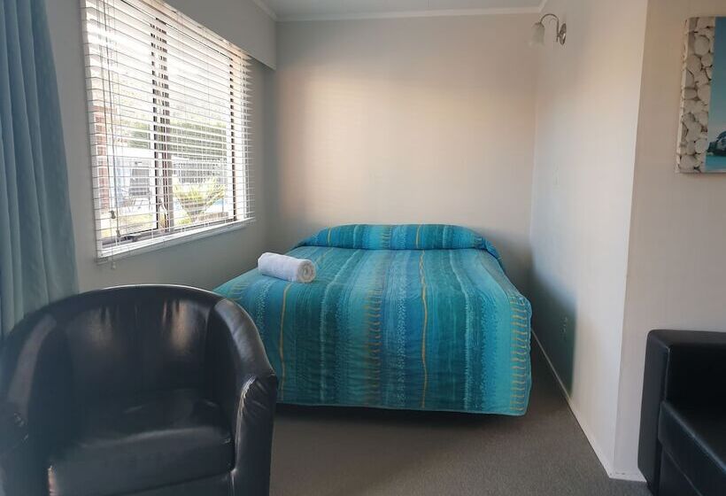 דירת 2 חדרים סופריור, Averill Court Motel