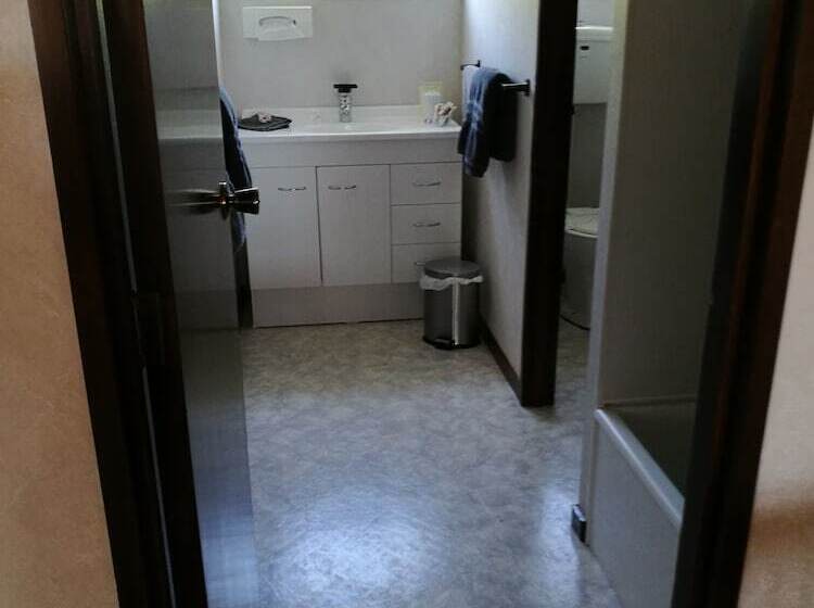 آپارتمان 1 خوابه, Hacienda Motel