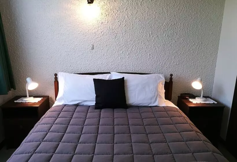 １ベッドルームアパートメント, Hacienda Motel