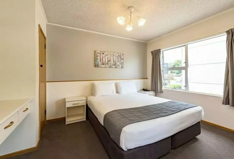 اتاق استاندارد, Heartland Ambassador Hotel Hamilton
