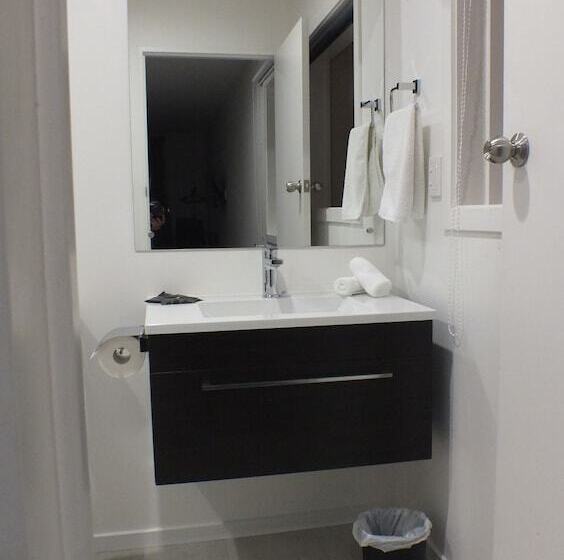 استودیو اجرایی, Abbey Motor Lodge