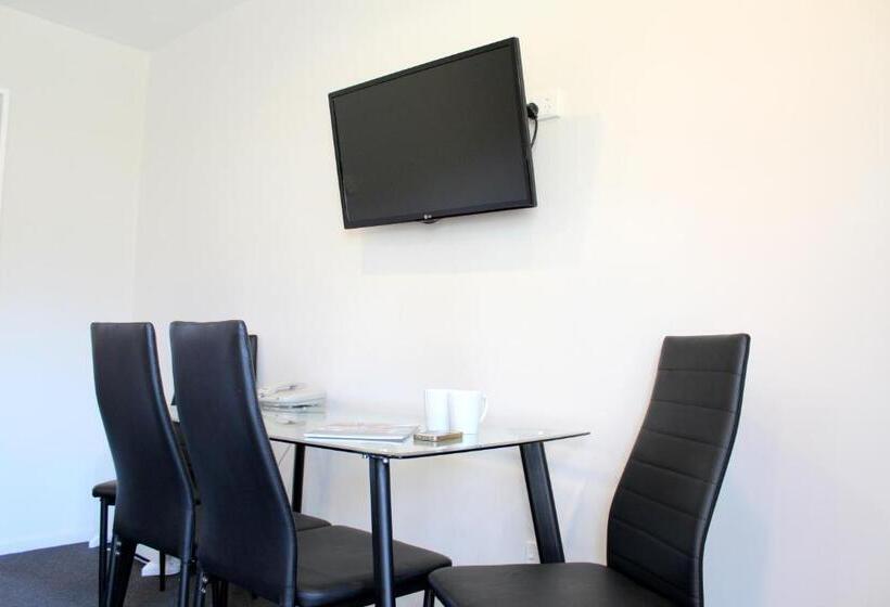 استودیو اجرایی, Abbey Motor Lodge