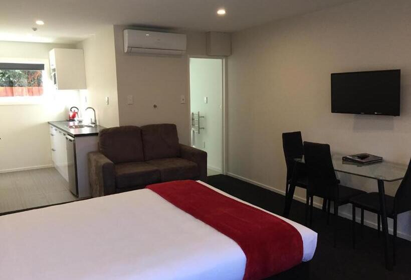 استودیو اجرایی, Abbey Motor Lodge