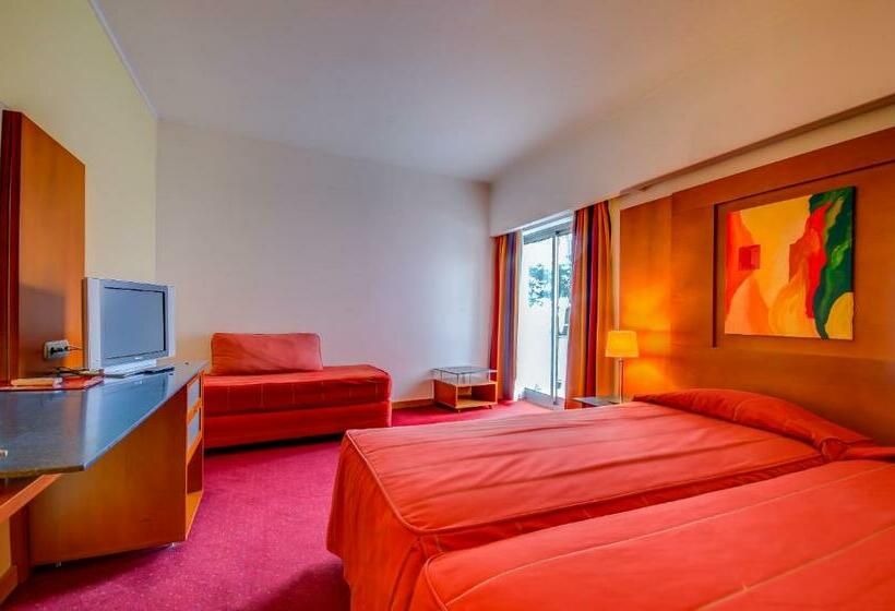 اتاق استاندارد سه نفره, Alvorada