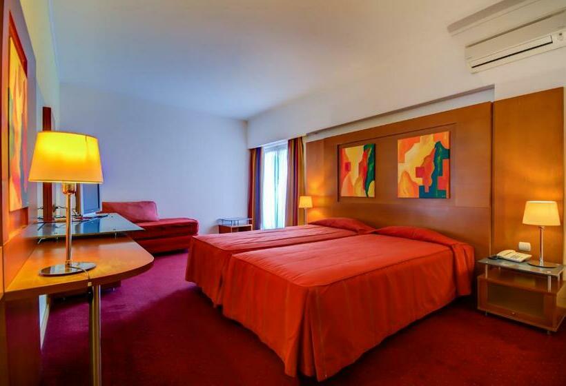 اتاق استاندارد سه نفره, Alvorada