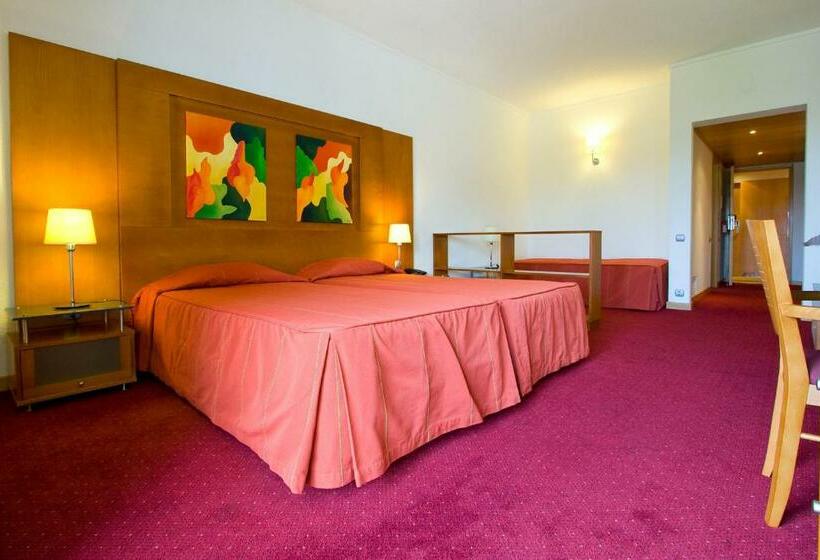 اتاق استاندارد سه نفره, Alvorada