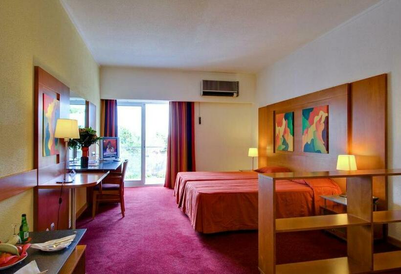 اتاق استاندارد سه نفره, Alvorada