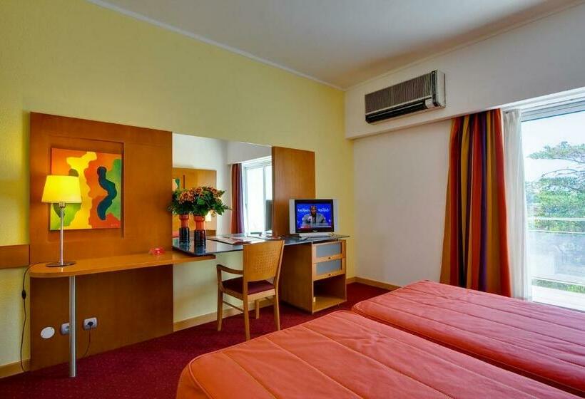 اتاق استاندارد سه نفره, Alvorada