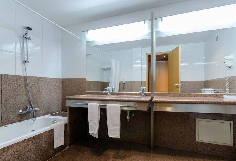 اتاق استاندارد سه نفره, Alvorada