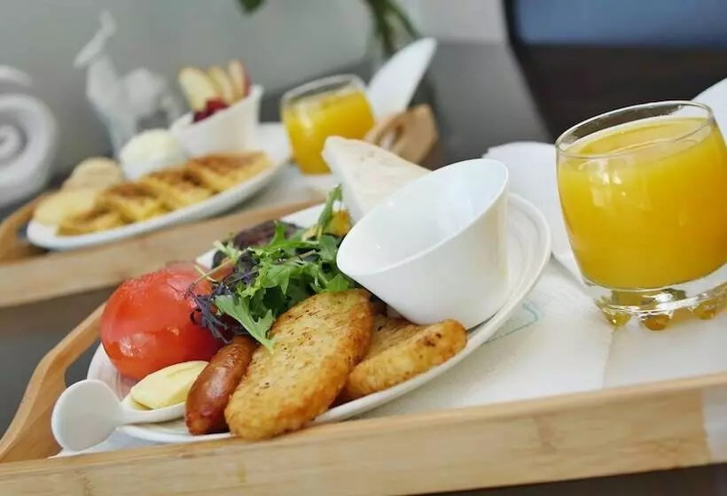 エクゼクティブワンルーム, Arthurs Court Motor Lodge