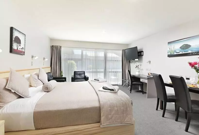 エクゼクティブワンルーム, Arthurs Court Motor Lodge