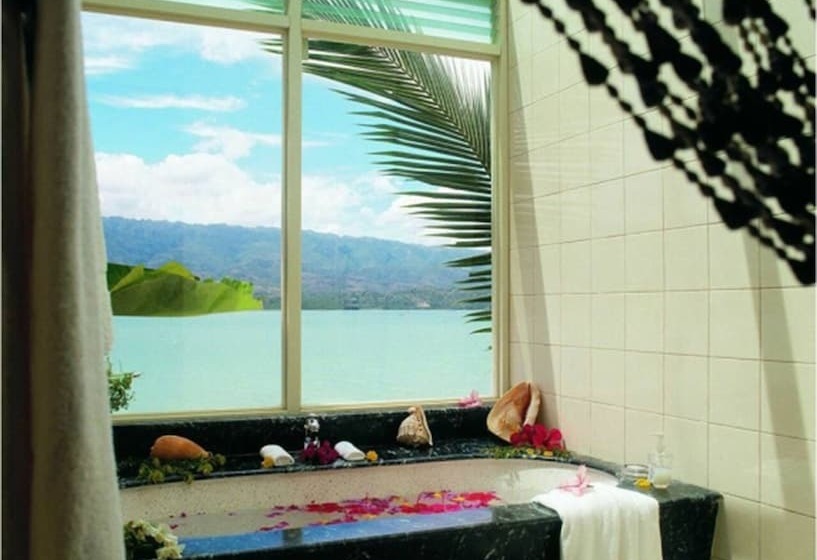 וילה עם חדר שינה אחד ובריכת שחיה, Badian Island Wellness Resort