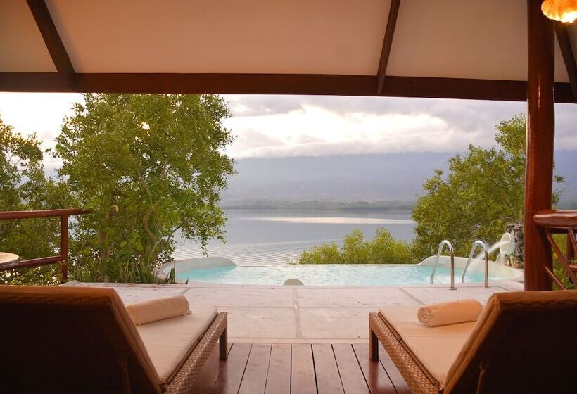 וילה עם חדר שינה אחד ובריכת שחיה, Badian Island Wellness Resort