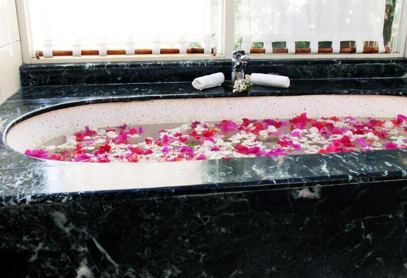 וילה עם חדר שינה אחד ובריכת שחיה, Badian Island Wellness Resort