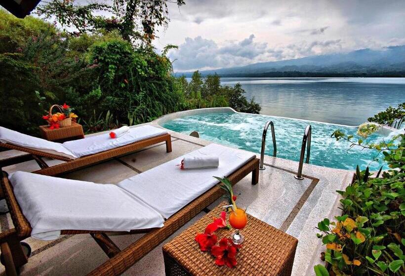 וילה עם חדר שינה אחד ובריכת שחיה, Badian Island Wellness Resort