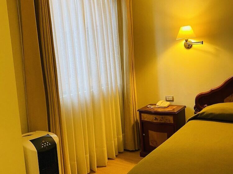 스탠다드 싱글 룸, Continental