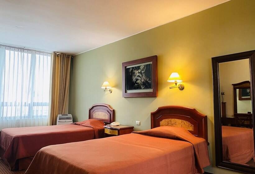 수피리어 룸, Continental