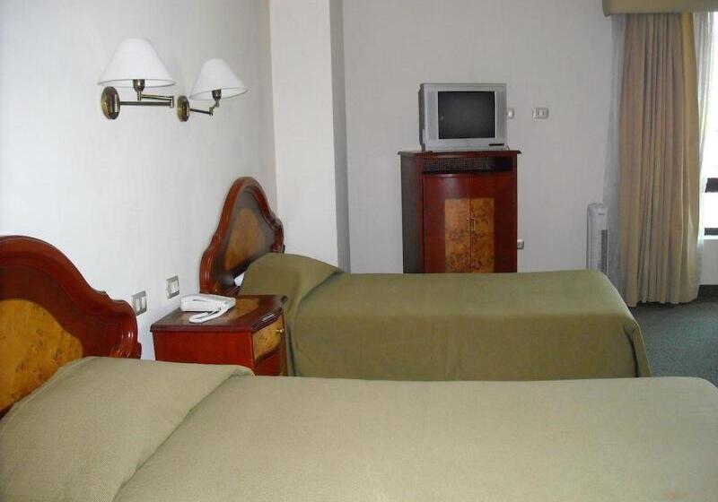 수피리어 트리플 룸, Continental