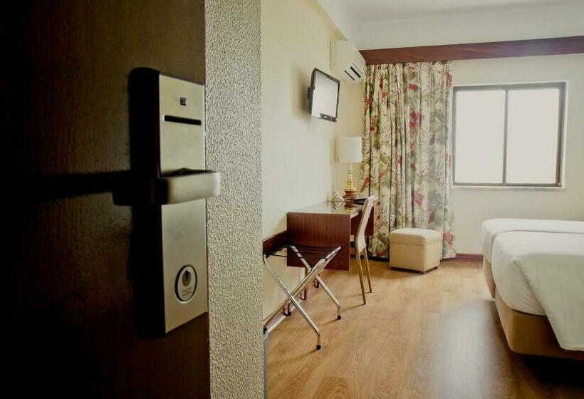 غرفة قياسية, D. Luis