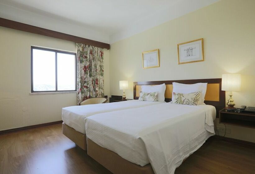 غرفة قياسية, D. Luis