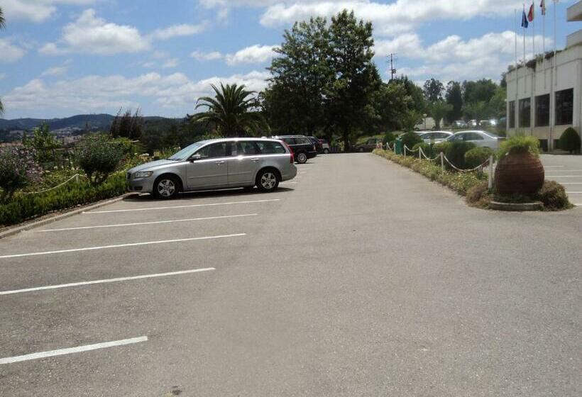 غرفة عائلية, D. Luis