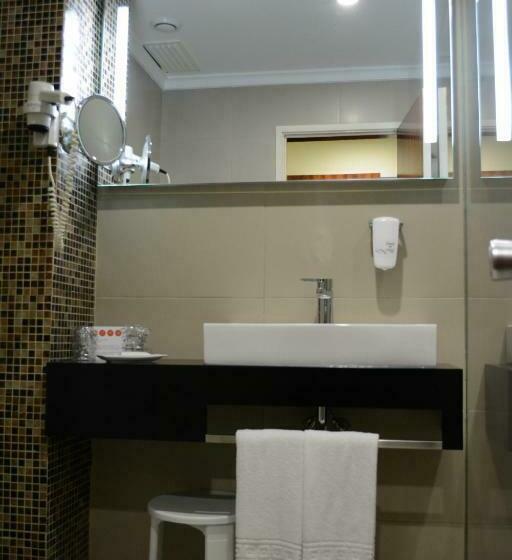 غرفة عائلية, D. Luis