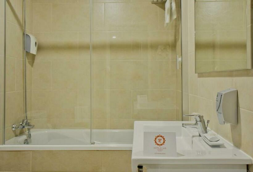 غرفة قياسية مطلة على المدينة, D. Luis