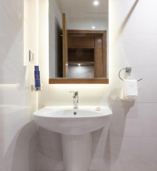 اتاق لوکس یک تخته, Excelsior Karachi