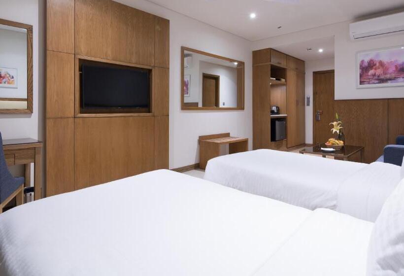 اتاق اجرایی, Excelsior Karachi