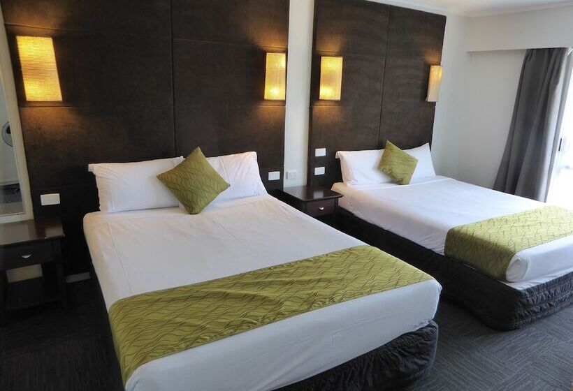 חדר סטנדרט, Four Canoes