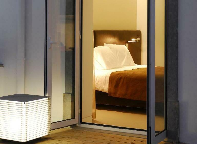 اتاق استاندارد یک نفره, Jeronimos 8