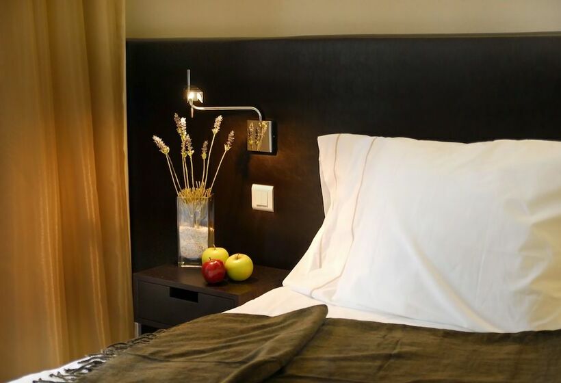 اتاق استاندارد یک نفره, Jeronimos 8