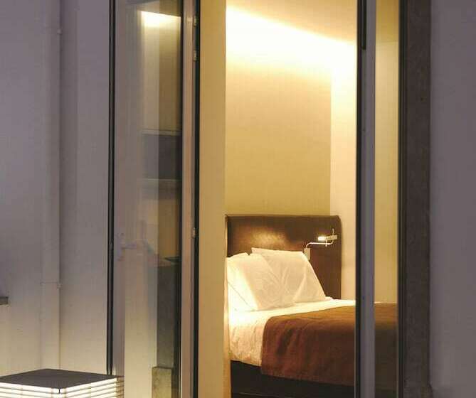 اتاق استاندارد یک نفره, Jeronimos 8