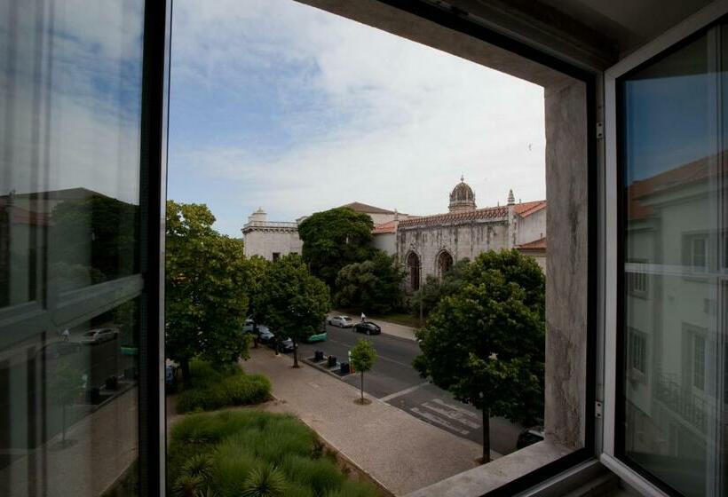 اتاق استاندارد, Jeronimos 8