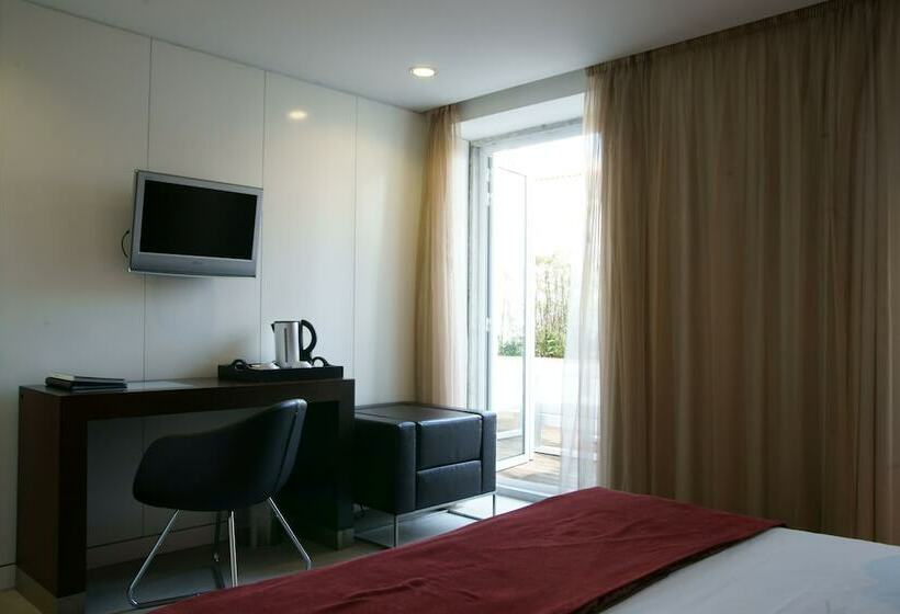 اتاق استاندارد, Jeronimos 8