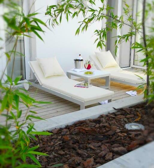 اتاق سوپریور, Jeronimos 8