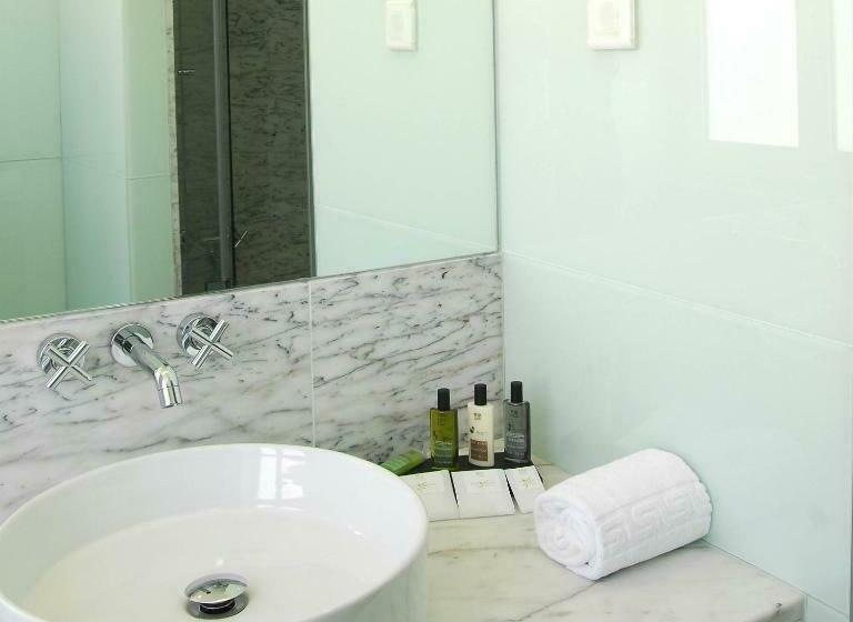 سوییت, Jeronimos 8