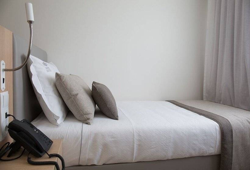 اتاق استاندارد یک نفره, Mafra