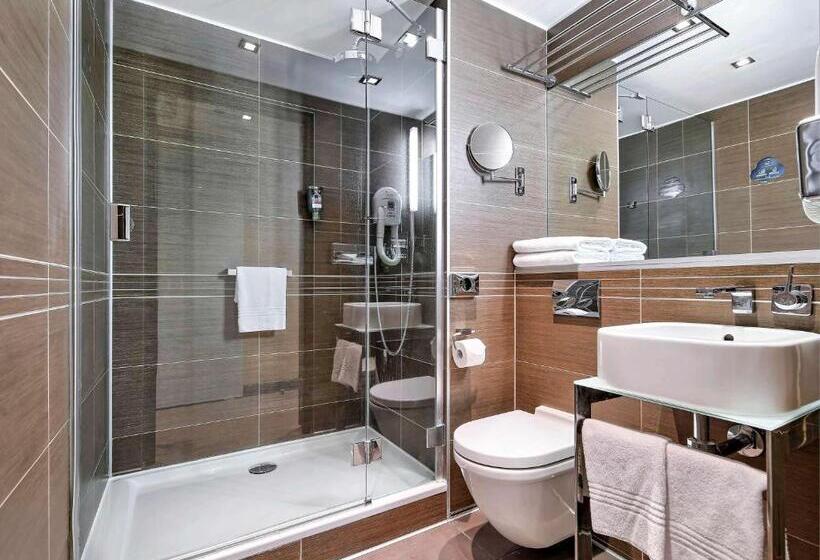 غرفة قياسية متصلة, Mercure Gdańsk Stare Miasto